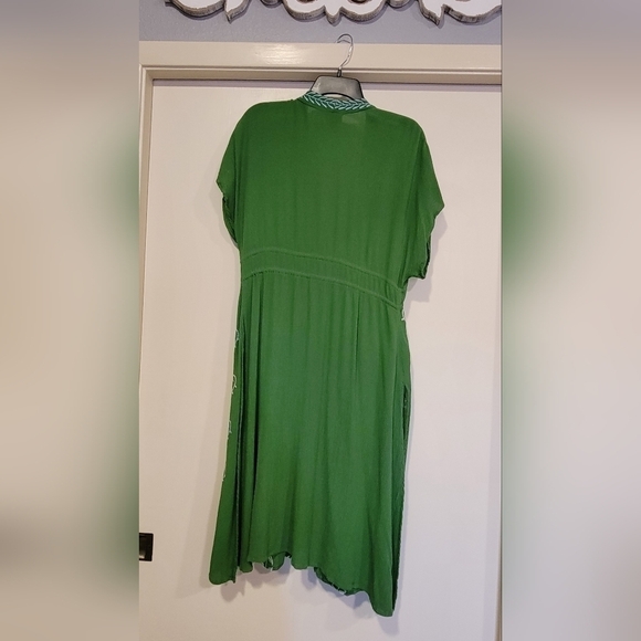 Curations drawstring green with white embroidered trim duster with side slits - Picture 3 of 5